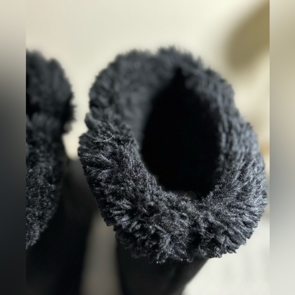 Cat & Jack, Little Girls Size 13 Boots, Faux Fur, Black - Picture 4 of 7